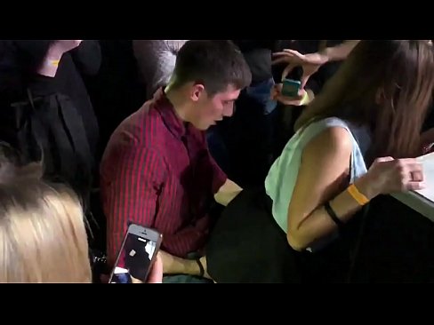 ❤️ Sexe real en una discoteca russa. Noia russa de 18 anys a l'anus i la vagina follada en una discoteca ❤❌ Porno rus al porno ca.rexporn-com.ru ❌
